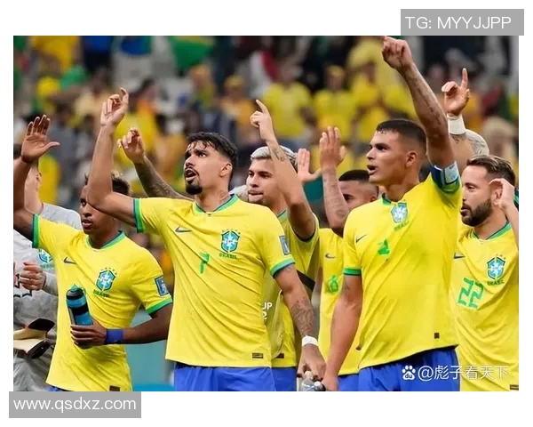 足球明星的风采与魅力展现：他们如何在绿茵场上书写传奇人生